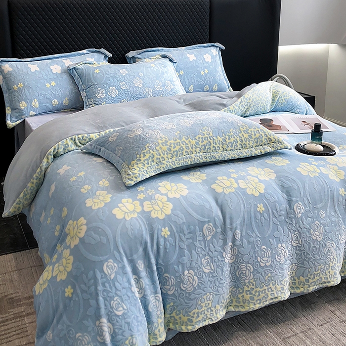 91家纺网 家纺一手货源 找家纺 金喜 2024新款加厚保暖230克高克重牛奶绒四件套雕花绒四件套-牛奶绒雕花系列 春色