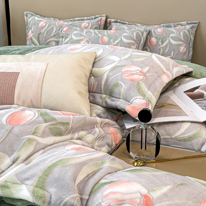 91家纺网 家纺一手货源 找家纺 金喜 2024新款加厚保暖230克高克重牛奶绒四件套雕花绒四件套-牛奶绒雕花系列 幽香恋曲