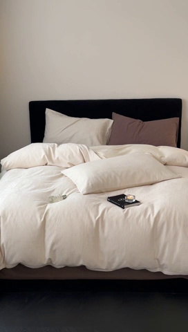 91家纺网 家纺一手货源 找家纺 梦享生活家居 2024新款全棉肌理纹系列四件套-素写 素写-奶白可可棕双拼