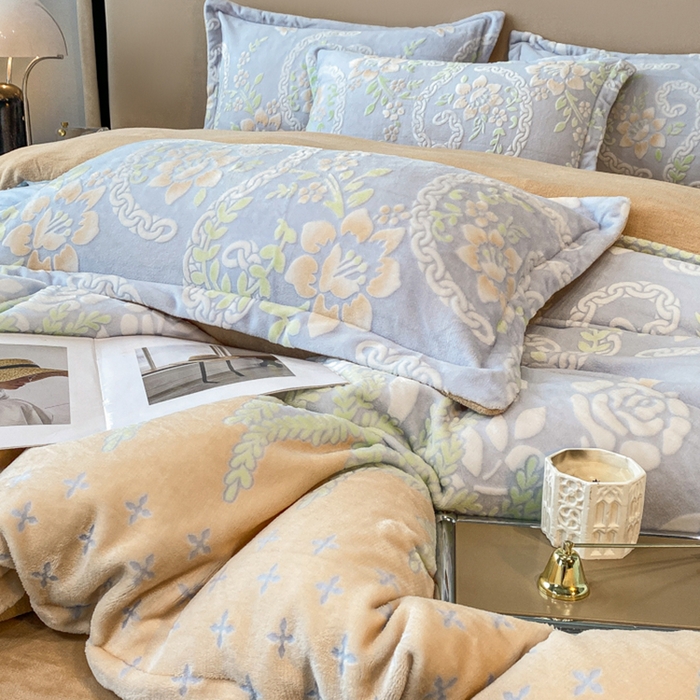 91家纺网 家纺一手货源 找家纺 金喜 2024新款加厚保暖230克高克重牛奶绒四件套雕花绒四件套-牛奶绒雕花系列 春风来过