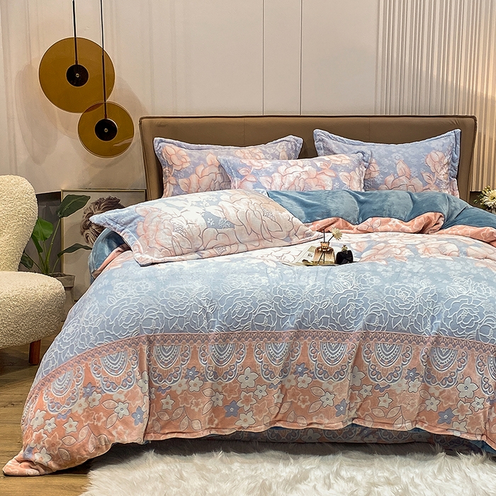 91家纺网 家纺一手货源 找家纺 金喜 2024新款加厚保暖230克高克重牛奶绒四件套雕花绒四件套-牛奶绒雕花系列 花儿朵朵蓝