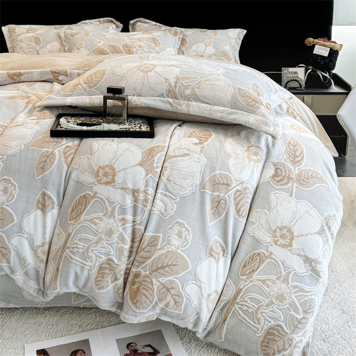 91家纺网 家纺一手货源 找家纺 金喜 2024新款230克高克重牛奶绒雕花四件套优雅风牛奶绒套件-木槿系列 木槿-咖