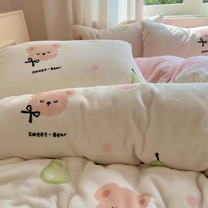 91家纺网 家纺一手货源 找家纺 顾里家纺 2024新款加厚牛奶绒ins奶油治愈系少女心保暖四件套系列-风格二 芭乐熊