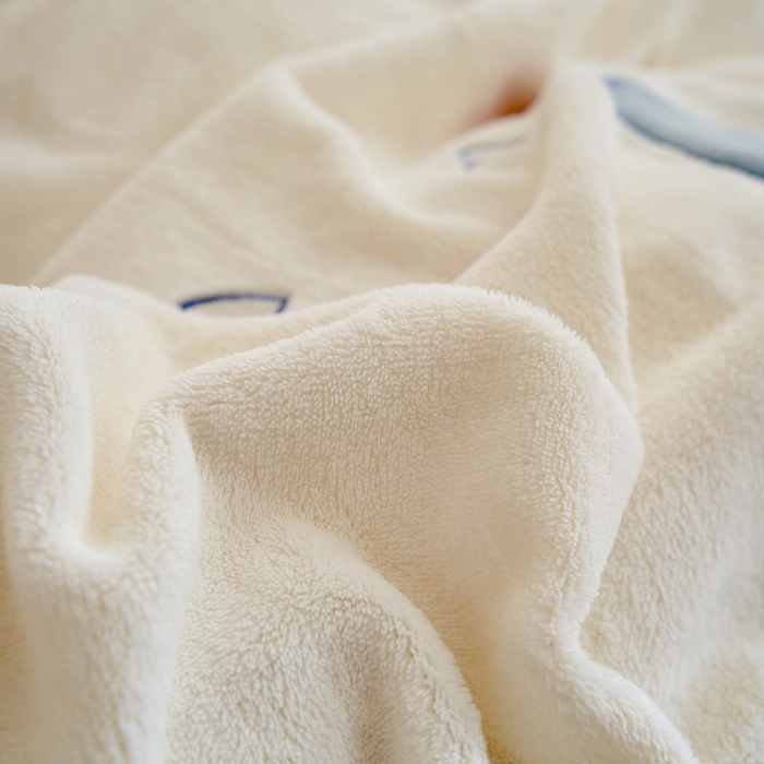 91家纺网 家纺一手货源 找家纺 黛舒家居 2024新款240克臻棉绒立体贴布绣四件套 顽皮象蓝