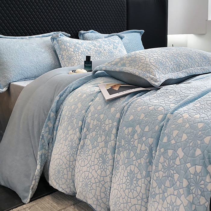 91家纺网 家纺一手货源 找家纺 金喜 2024新款加厚保暖230克高克重牛奶绒四件套雕花绒四件套-牛奶绒雕花系列 冬雪