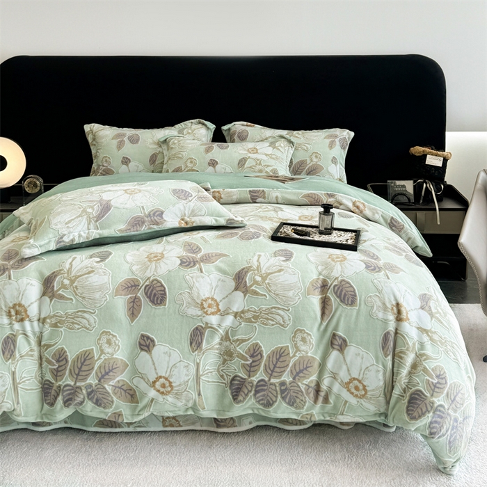 91家纺网 家纺一手货源 找家纺 金喜 2024新款加厚保暖230克高克重牛奶绒四件套雕花绒四件套-牛奶绒雕花系列 木槿-绿