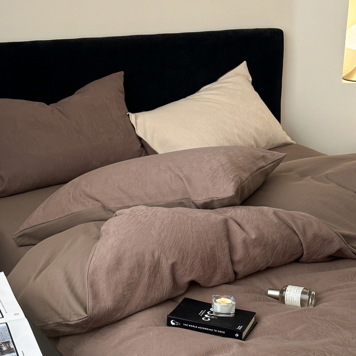 91家纺网 家纺一手货源 找家纺 梦享生活家居 2024新款全棉肌理纹系列四件套-素写 素写-可可棕