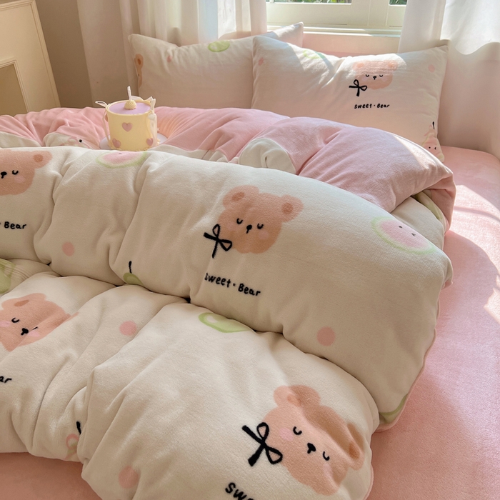 91家纺网 家纺一手货源 找家纺 顾里家纺 2024新款加厚牛奶绒ins奶油治愈系少女心保暖四件套系列-风格二 芭乐熊