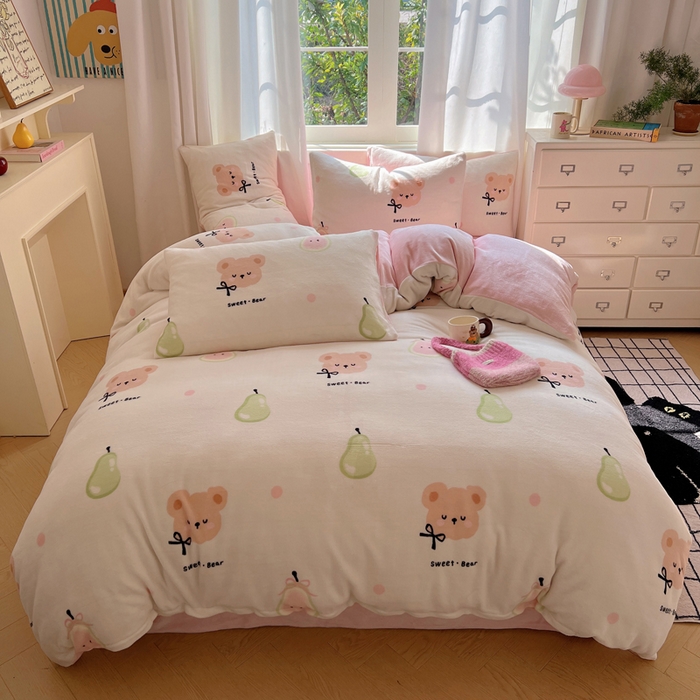 91家纺网 家纺一手货源 找家纺 顾里家纺 2024新款加厚牛奶绒ins奶油治愈系少女心保暖四件套系列-风格二 芭乐熊