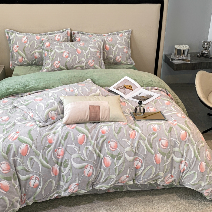 91家纺网 家纺一手货源 找家纺 金喜 2024新款加厚保暖230克高克重牛奶绒四件套雕花绒四件套-牛奶绒雕花系列 幽香恋曲