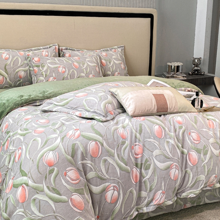 91家纺网 家纺一手货源 找家纺 金喜 2024新款加厚保暖230克高克重牛奶绒四件套雕花绒四件套-牛奶绒雕花系列 幽香恋曲