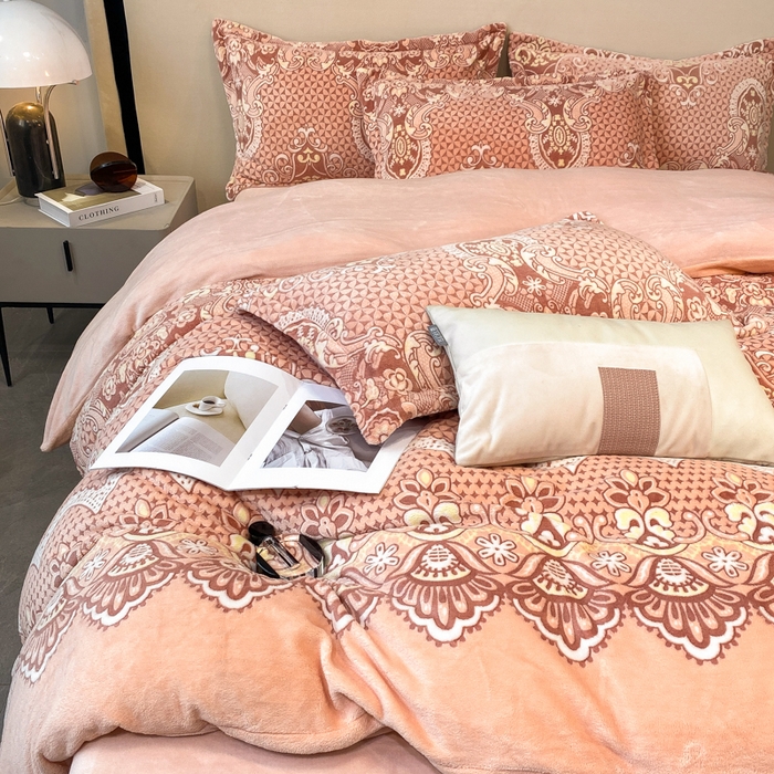 91家纺网 家纺一手货源 找家纺 金喜 2024新款加厚保暖230克高克重牛奶绒四件套雕花绒四件套-牛奶绒雕花系列 波西米亚