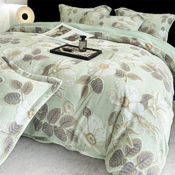 91家纺网 家纺一手货源 找家纺 金喜 2024新款加厚保暖230克高克重牛奶绒四件套雕花绒四件套-牛奶绒雕花系列 木槿-绿