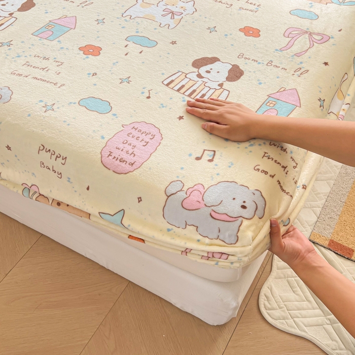 91家纺网 家纺一手货源 找家纺 吉象家纺 2024新款牛奶绒卡通印花单床笠 动物聚会趴