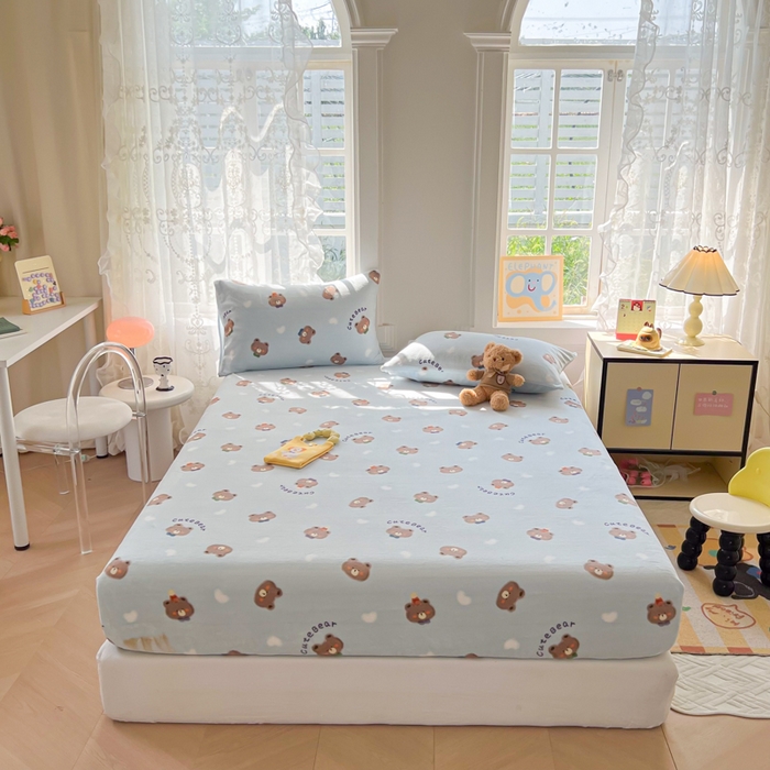 91家纺网 家纺一手货源 找家纺 吉象家纺 2024新款牛奶绒卡通印花单床笠 领带熊