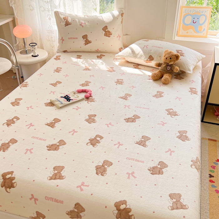 91家纺网 家纺一手货源 找家纺 吉象家纺 2024新款牛奶绒卡通印花单床笠 幸运熊