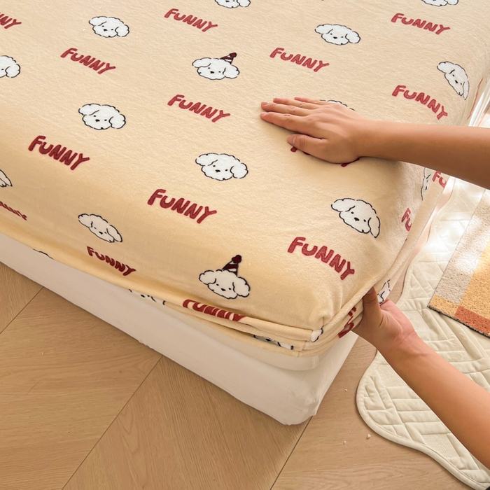 91家纺网 家纺一手货源 找家纺 吉象家纺 2024新款牛奶绒卡通印花单床笠 乐趣狗