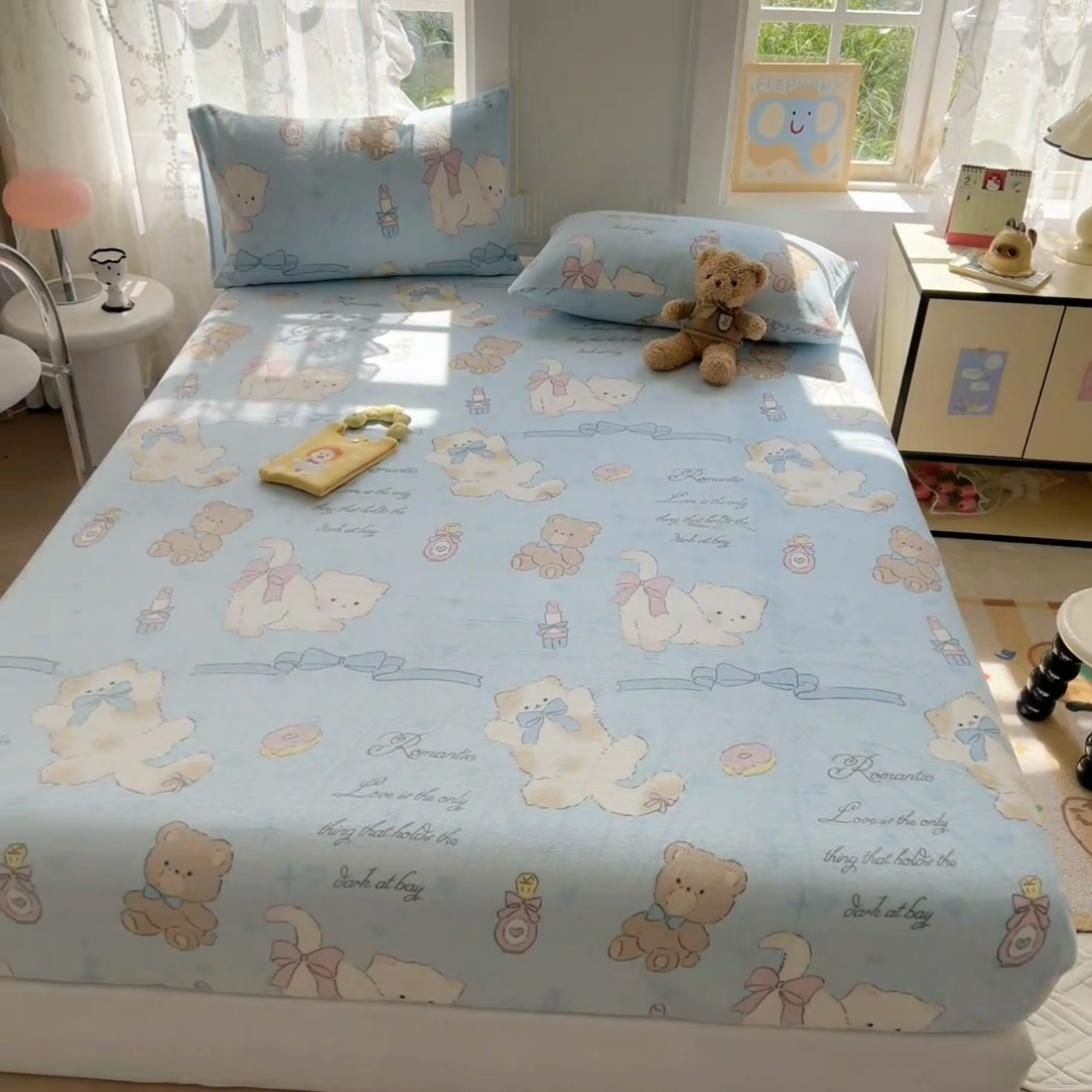 91家纺网 家纺一手货源 找家纺 吉象家纺 2024新款牛奶绒卡通印花单床笠 元气猫咪