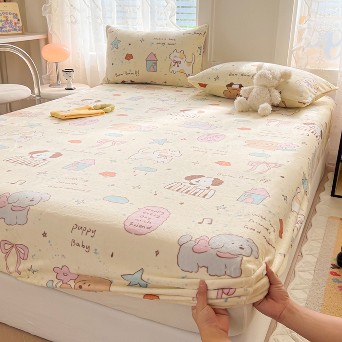 91家纺网 家纺一手货源 找家纺 吉象家纺 2024新款牛奶绒卡通印花单床笠 动物聚会趴