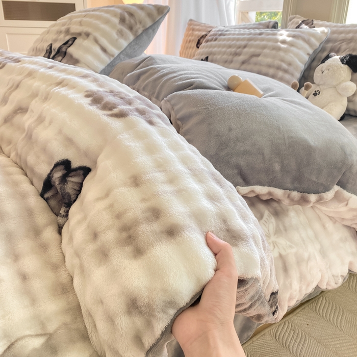 91家纺网 家纺一手货源 找家纺 仟网汇 2024爆款牛奶绒泡泡绒兔毛绒四件套 泡泡绒-蝶影灰