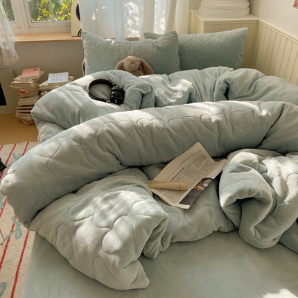 91家纺网 家纺一手货源 找家纺 （总）六巷胡同 2024新款INS韩国博主绗缝爱心四件套