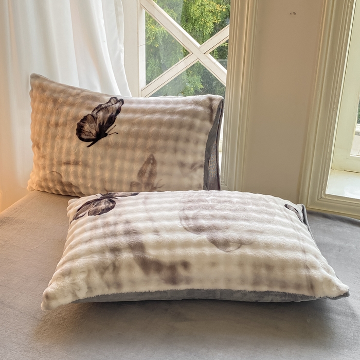 91家纺网 家纺一手货源 找家纺 仟网汇 2024爆款牛奶绒泡泡绒兔毛绒四件套 泡泡绒-蝶影灰