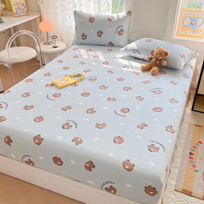 91家纺网 家纺一手货源 找家纺 吉象家纺 2024新款牛奶绒卡通印花单床笠 领带熊