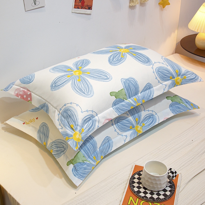 91家纺网 家纺一手货源 找家纺 芯宜佳 2024新款印花枕套 草莓花海