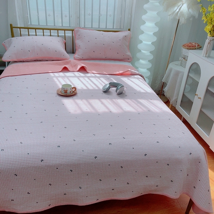 91家纺网 家纺一手货源 找家纺 2024新款棉加绒双面两用四季款床盖三件套 粉蝶