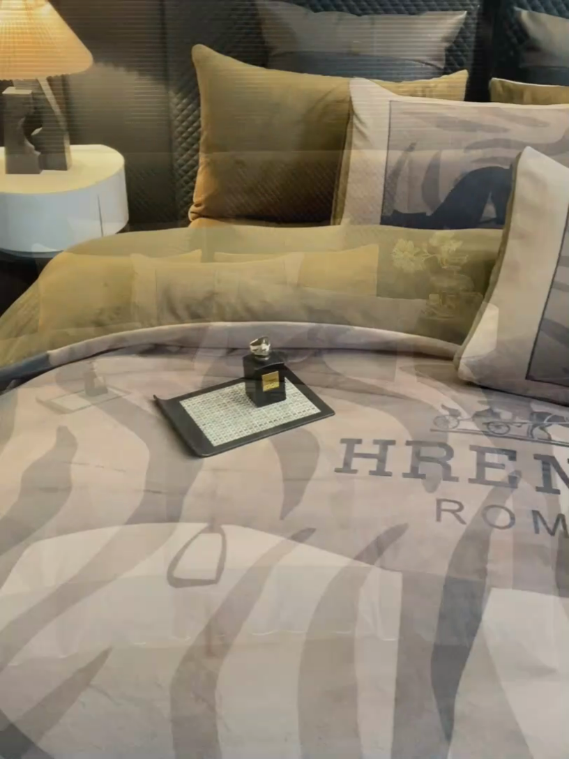 91家纺网 家纺一手货源 找家纺 新方向 2025新款240克A类全消光数码印花牛奶绒四件套-奥弗恩 咖啡