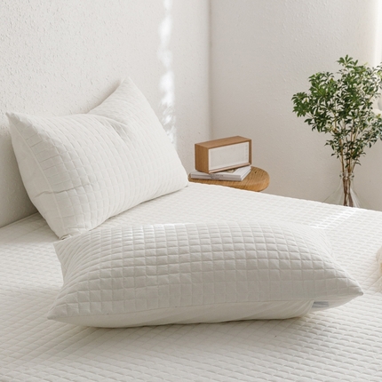 91家纺网 家纺一手货源 找家纺 忘忧草 2024新款全棉色织水洗棉夹棉枕套-格韵 格韵-雅白