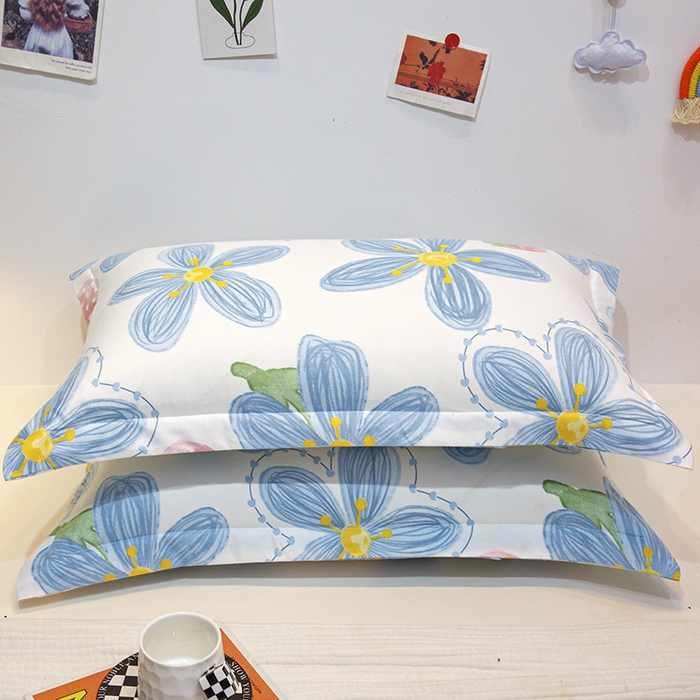 91家纺网 家纺一手货源 找家纺 芯宜佳 2024新款印花枕套 草莓花海