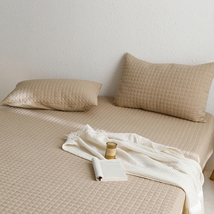 91家纺网 家纺一手货源 找家纺 忘忧草 2024新款全棉色织水洗棉夹棉枕套-格韵 格韵-卡其