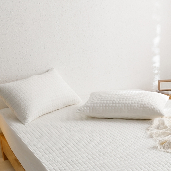 91家纺网 家纺一手货源 找家纺 忘忧草 2024新款全棉色织水洗棉夹棉枕套-格韵 格韵-雅白