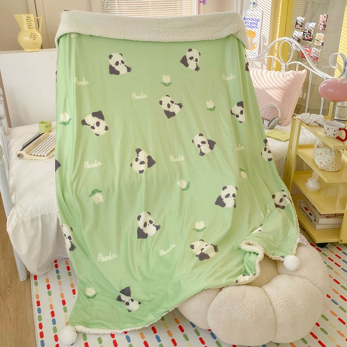 91家纺网 家纺一手货源 找家纺 潮邦创意家居 2025新款印花大版羊羔绒球-BIBY KELY系列羊绒绒毯 熊猫花花