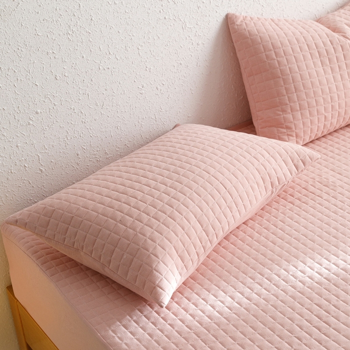 91家纺网 家纺一手货源 找家纺 忘忧草 2024新款全棉色织水洗棉夹棉枕套-格韵 格韵-粉玉