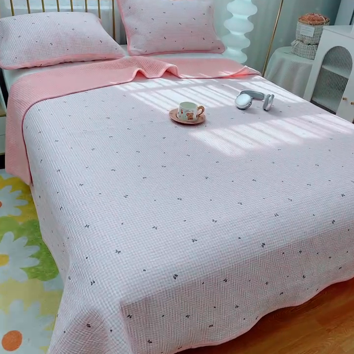 91家纺网 家纺一手货源 找家纺 2024新款棉加绒双面两用四季款床盖三件套 粉蝶