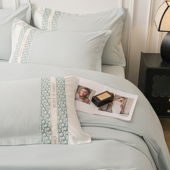 91家纺网 家纺一手货源 找家纺 布可家纺 2025新款时髦大牌高级感水洗磨毛刺绣四件套-帝奥 帝奥-冰川蓝