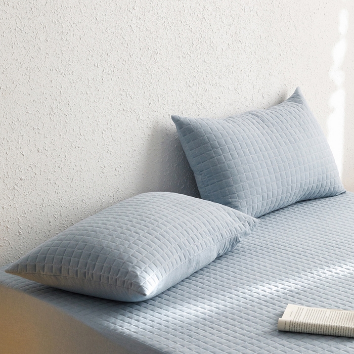 91家纺网 家纺一手货源 找家纺 忘忧草 2024新款全棉色织水洗棉夹棉枕套-格韵 格韵-浅蓝