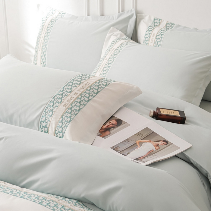 91家纺网 家纺一手货源 找家纺 布可家纺 2025新款时髦大牌高级感水洗磨毛刺绣四件套-帝奥 帝奥-冰川蓝