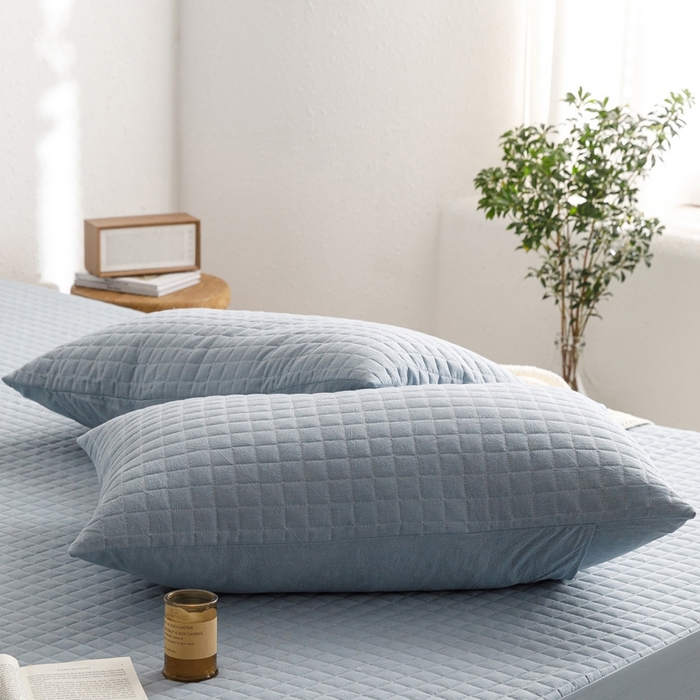 91家纺网 家纺一手货源 找家纺 忘忧草 2024新款全棉色织水洗棉夹棉枕套-格韵 格韵-浅蓝