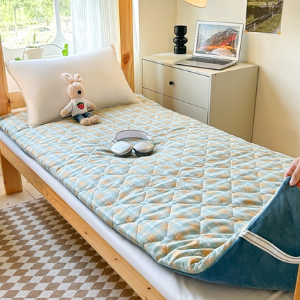 91家纺网 家纺一手货源 找家纺 魅图家纺 2025新款秋冬两用可拆洗棉花学生床垫 黄点格