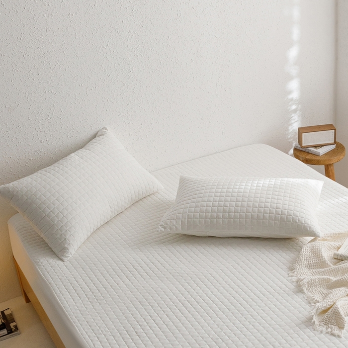 91家纺网 家纺一手货源 找家纺 忘忧草 2024新款全棉色织水洗棉夹棉枕套-格韵 格韵-雅白