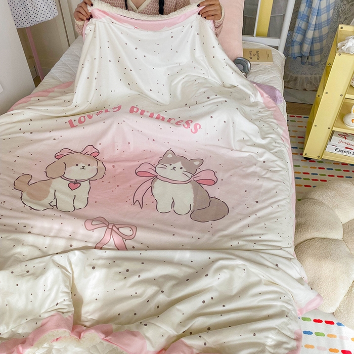 91家纺网 家纺一手货源 找家纺 潮邦创意家居 2025新款印花大版羊羔绒球-BIBY KELY系列羊绒绒毯 可爱小公主