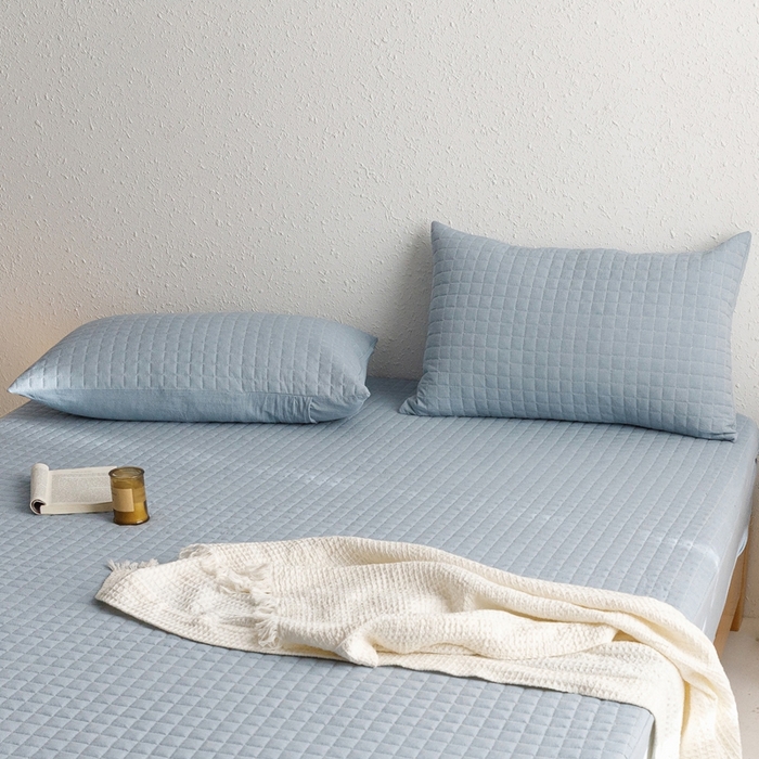 91家纺网 家纺一手货源 找家纺 忘忧草 2024新款全棉色织水洗棉夹棉枕套-格韵 格韵-浅蓝