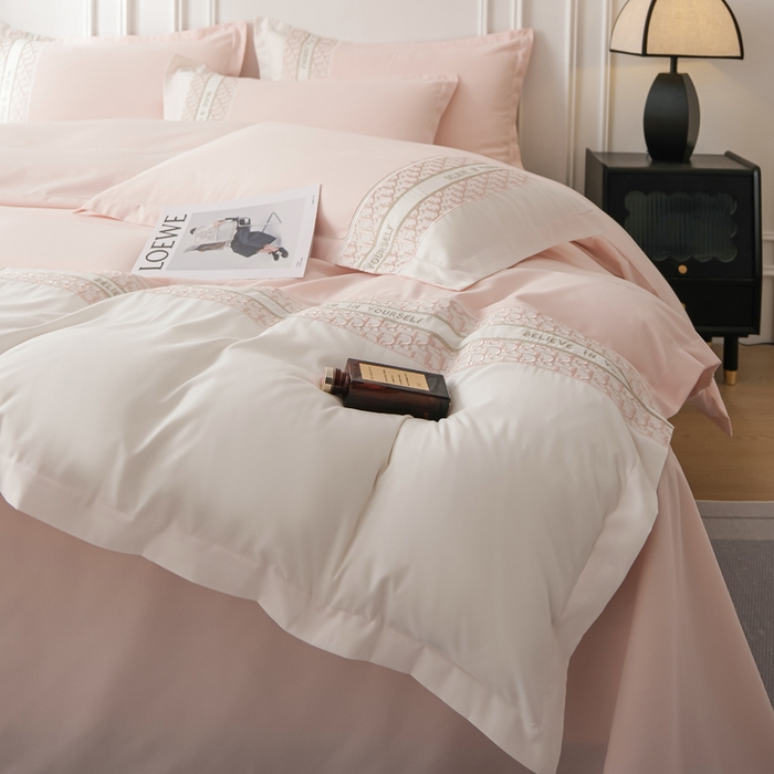 91家纺网 家纺一手货源 找家纺 布可家纺 2025新款时髦大牌高级感水洗磨毛刺绣四件套-帝奥 帝奥-密汁粉