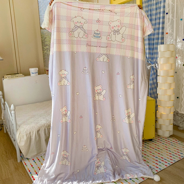 91家纺网 家纺一手货源 找家纺 潮邦创意家居 2025新款印花大版羊羔绒球-BIBY KELY系列羊绒绒毯 粉紫小甜心