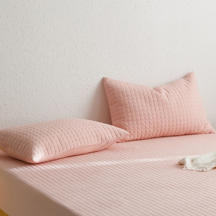 91家纺网 家纺一手货源 找家纺 忘忧草 2024新款全棉色织水洗棉夹棉枕套-格韵 格韵-粉玉