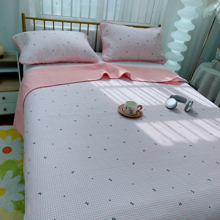 91家纺网 家纺一手货源 找家纺 2024新款棉加绒双面两用四季款床盖三件套 粉蝶