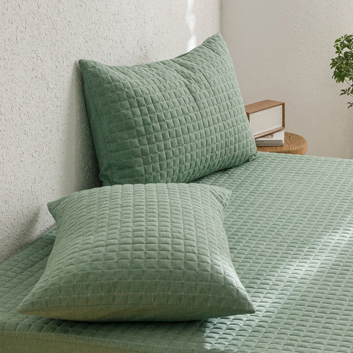 91家纺网 家纺一手货源 找家纺 忘忧草 2024新款全棉色织水洗棉夹棉枕套-格韵 格韵-豆绿